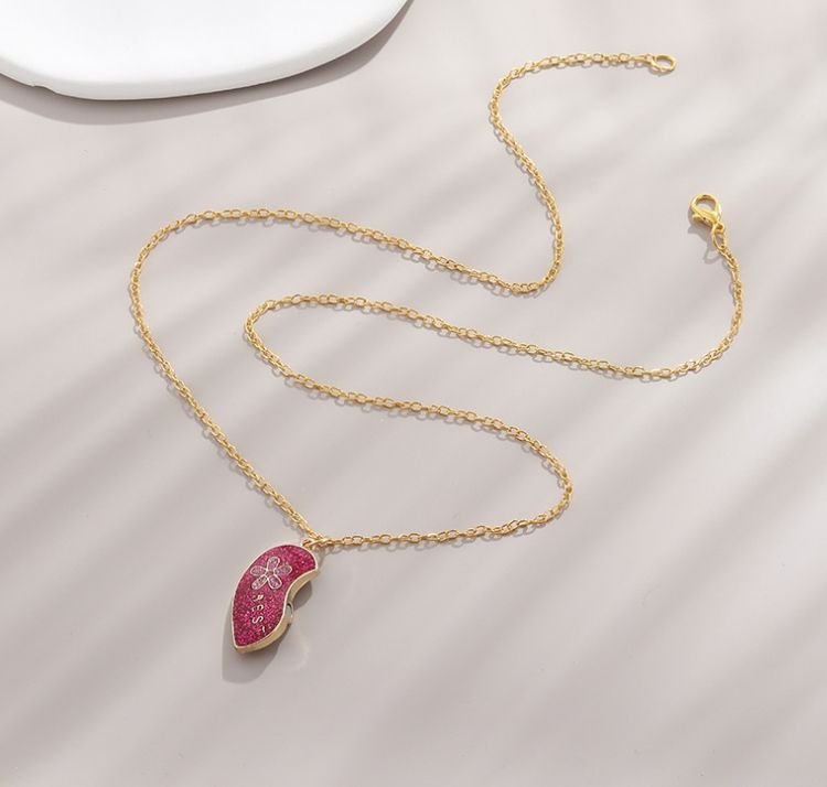 Heart - Shaped Pendant Necklaces: Gold & Silver Stylese