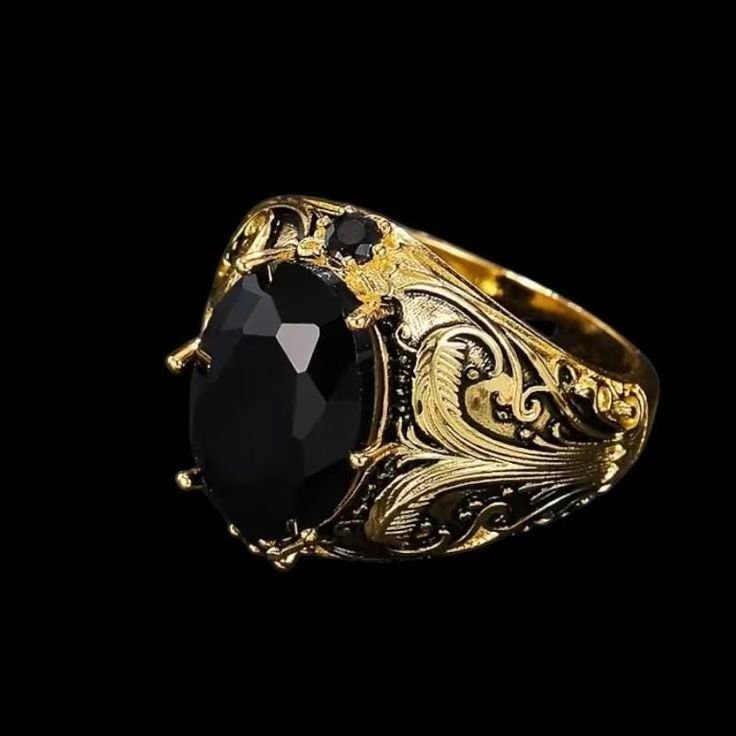 Vintage Cubic Zirconia Statement Ring - High-End & Stylish Gemstone Ring
