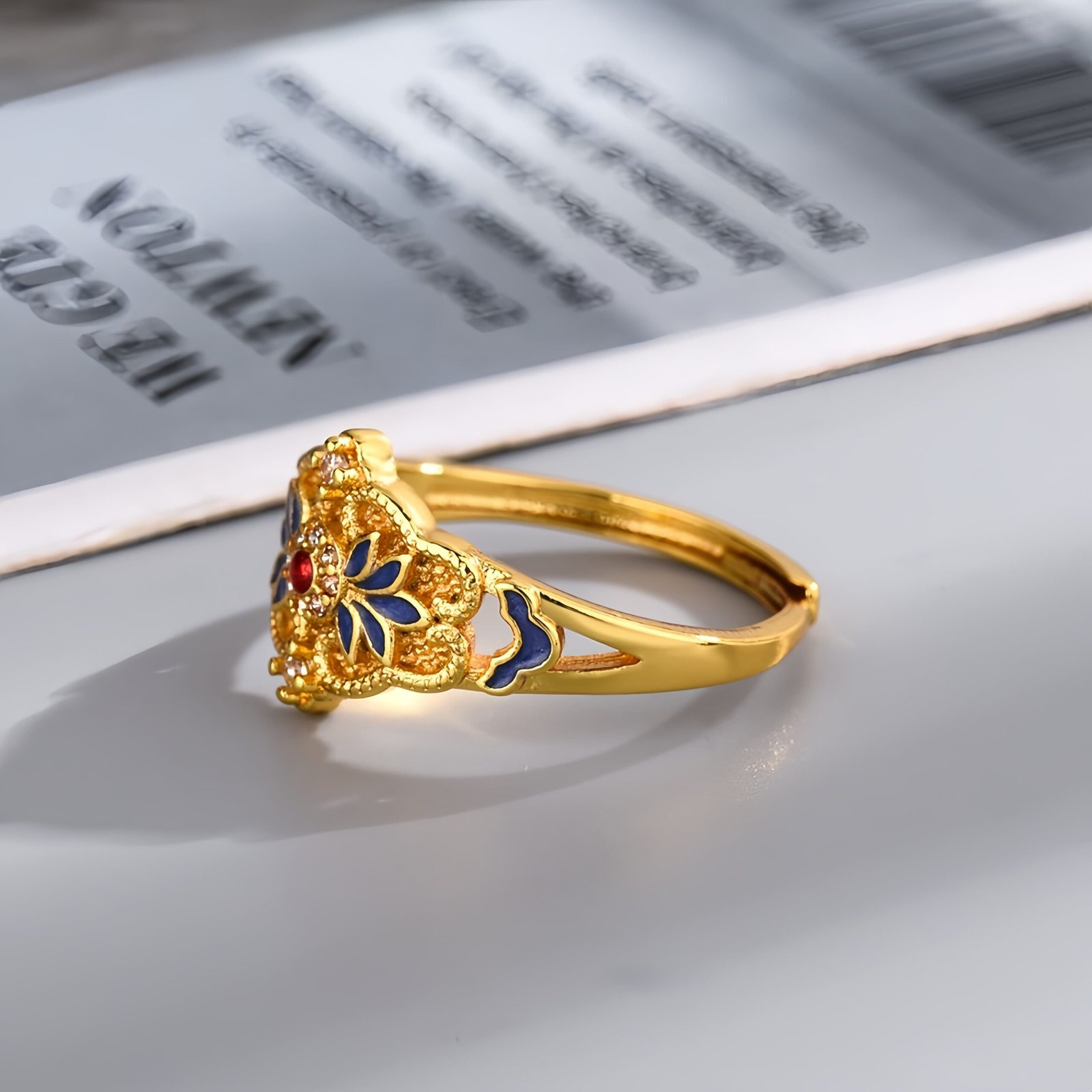 Light Luxury Vintage Chinese-Style Enamel Resin Ring with Palace Elegance